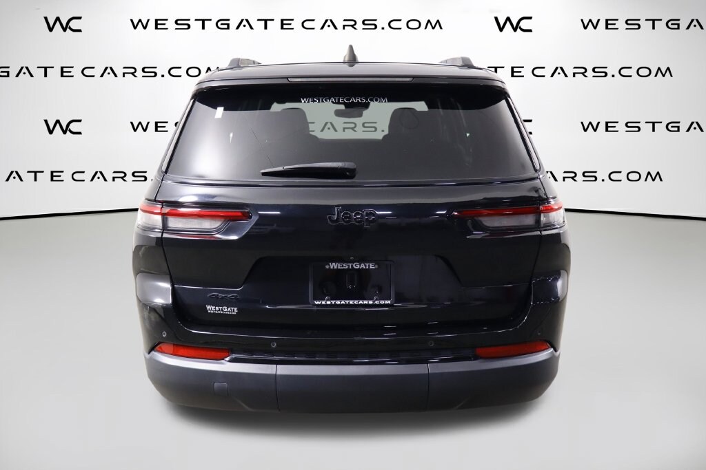 Used 2023 Jeep Grand Cherokee Altitude SUV