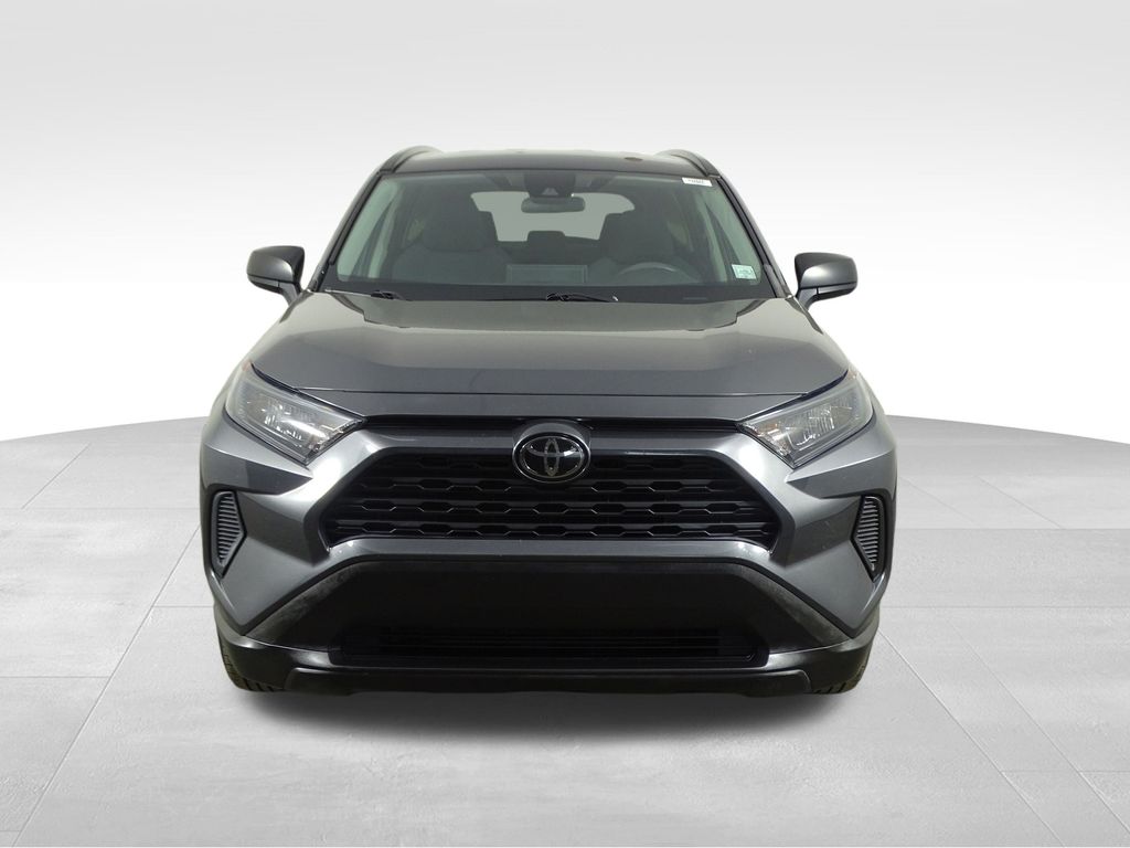 2020 Toyota RAV4 LE photo 2