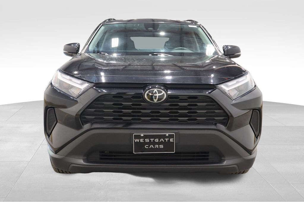 2023 Toyota RAV4 XLE photo 2