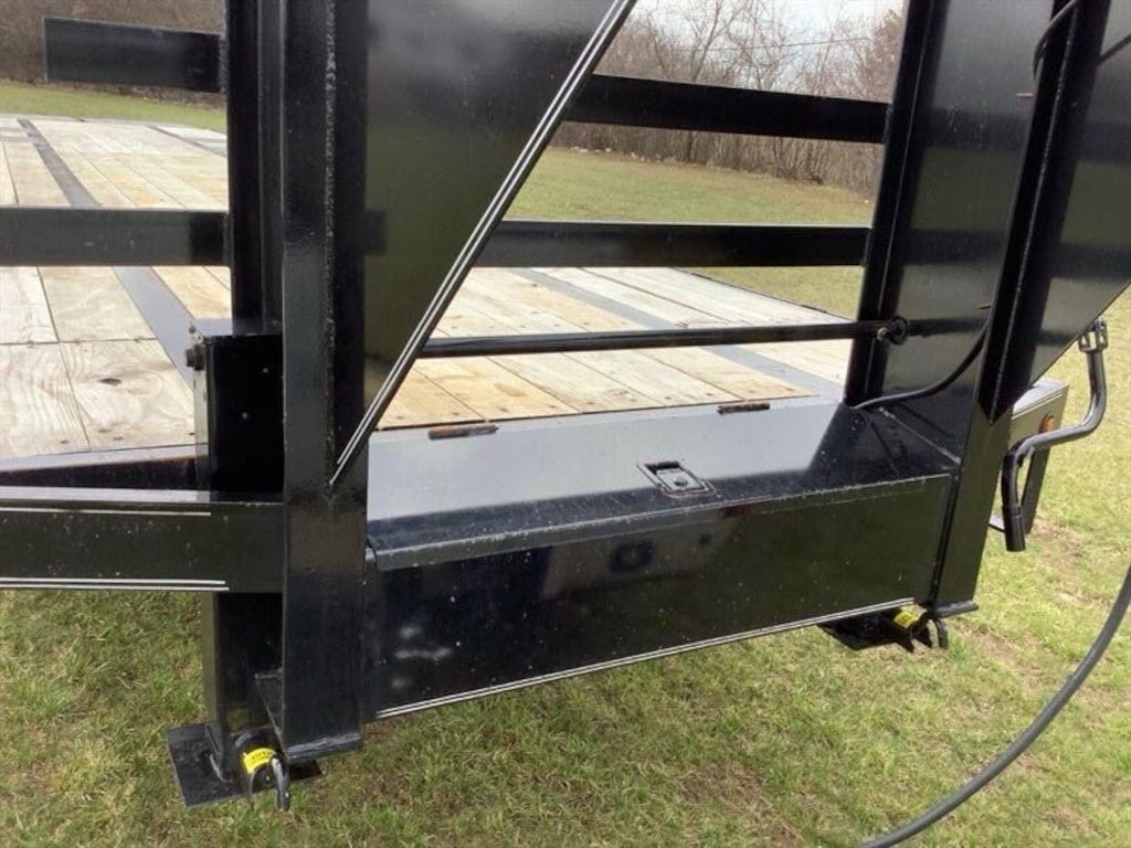 Used 2022 Elite Trailer 40 Feet Trailer