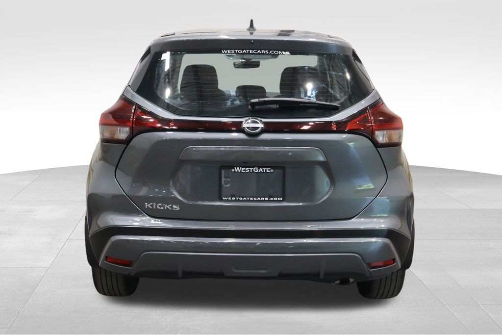 2022 Nissan Kicks S photo 4