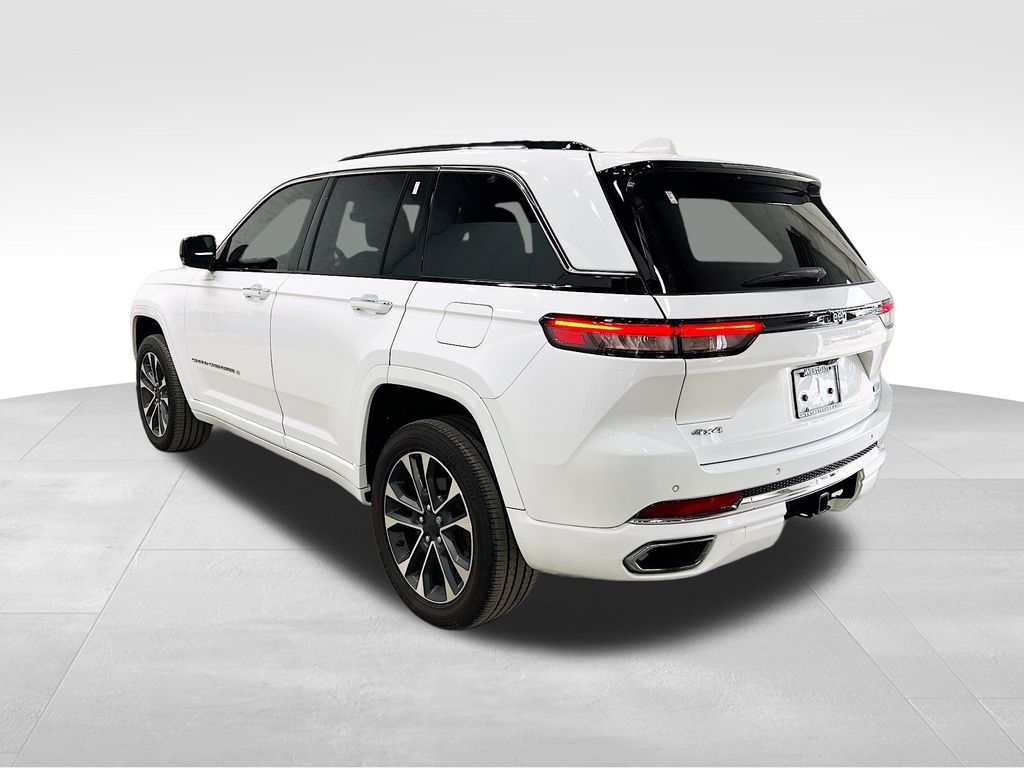 2023 Jeep Grand Cherokee Overland photo 4