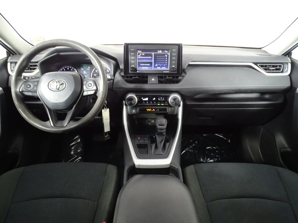 2021 Toyota RAV4 LE - Photo 27