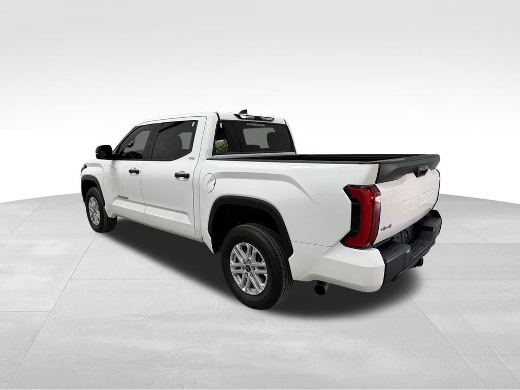 2024 Toyota Tundra SR5 CrewMax photo 4