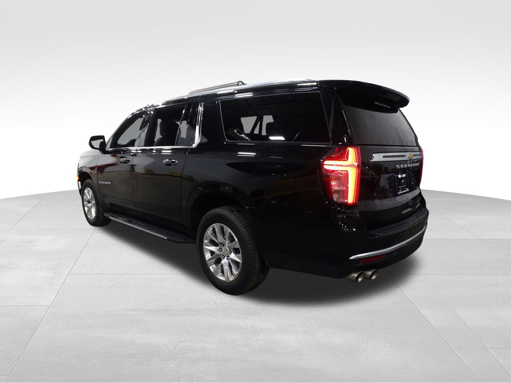 2024 Chevrolet Suburban Premier photo 3