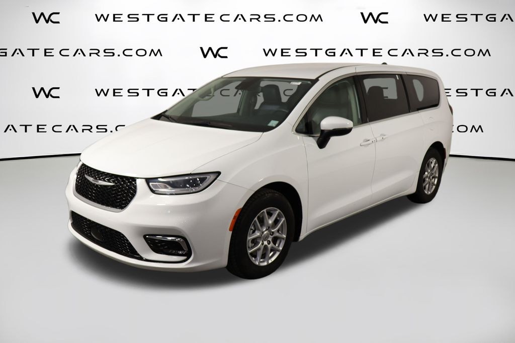 Used 2023 Chrysler Pacifica Touring L Van Passenger Van
