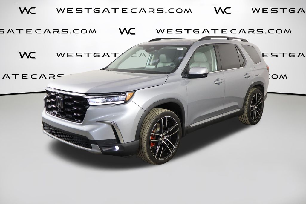 2025 Honda Pilot Touring 2WD's photo