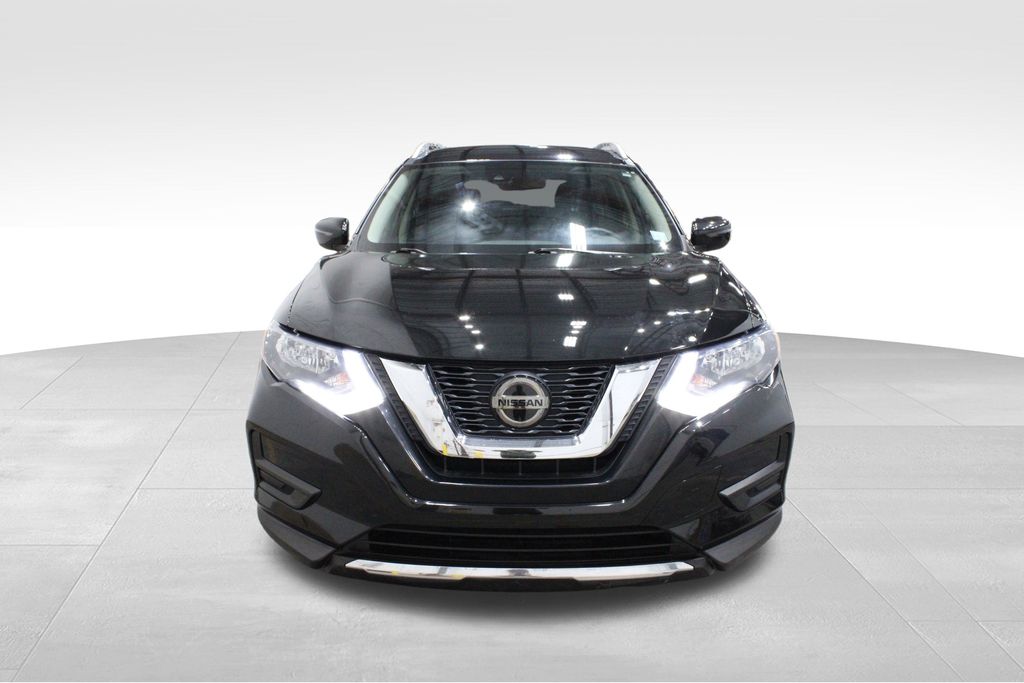 2020 Nissan Rogue SV photo 2