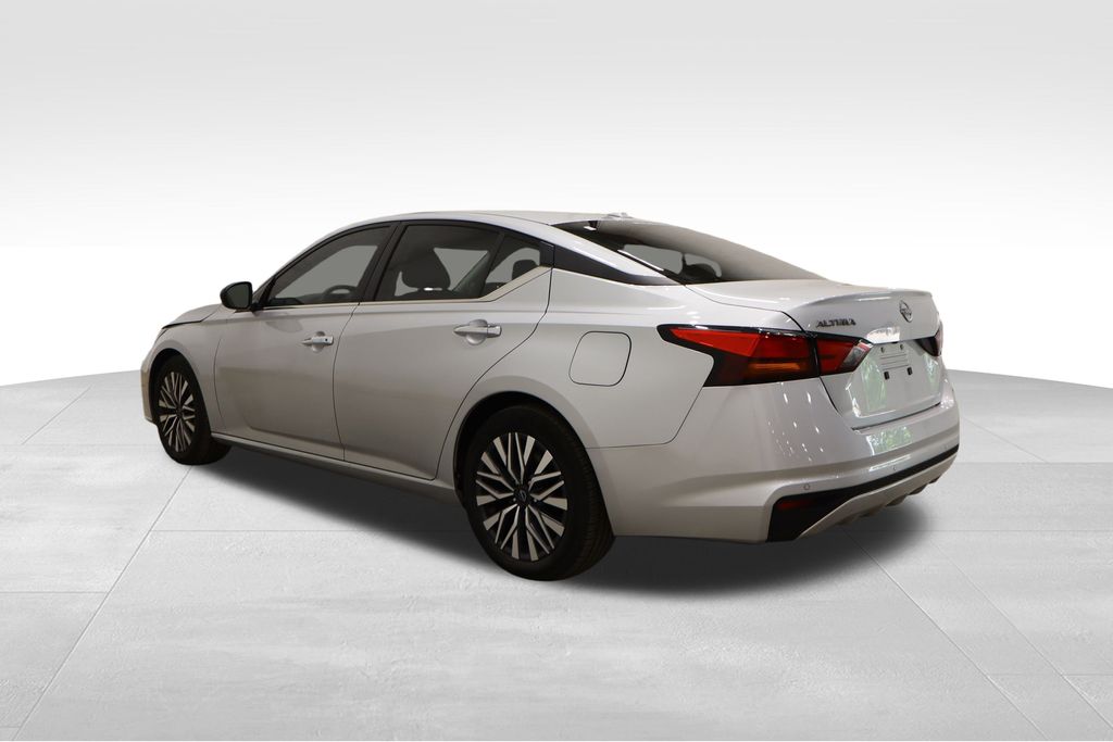 2024 Nissan Altima 2.5 SV photo 3