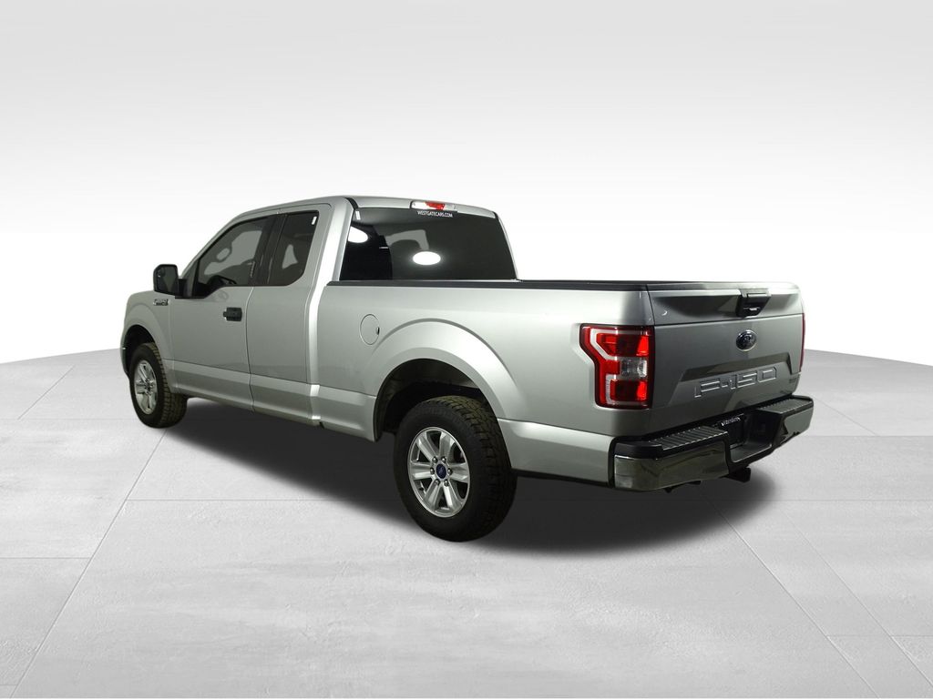 2019 Ford F-150 XLT photo 2