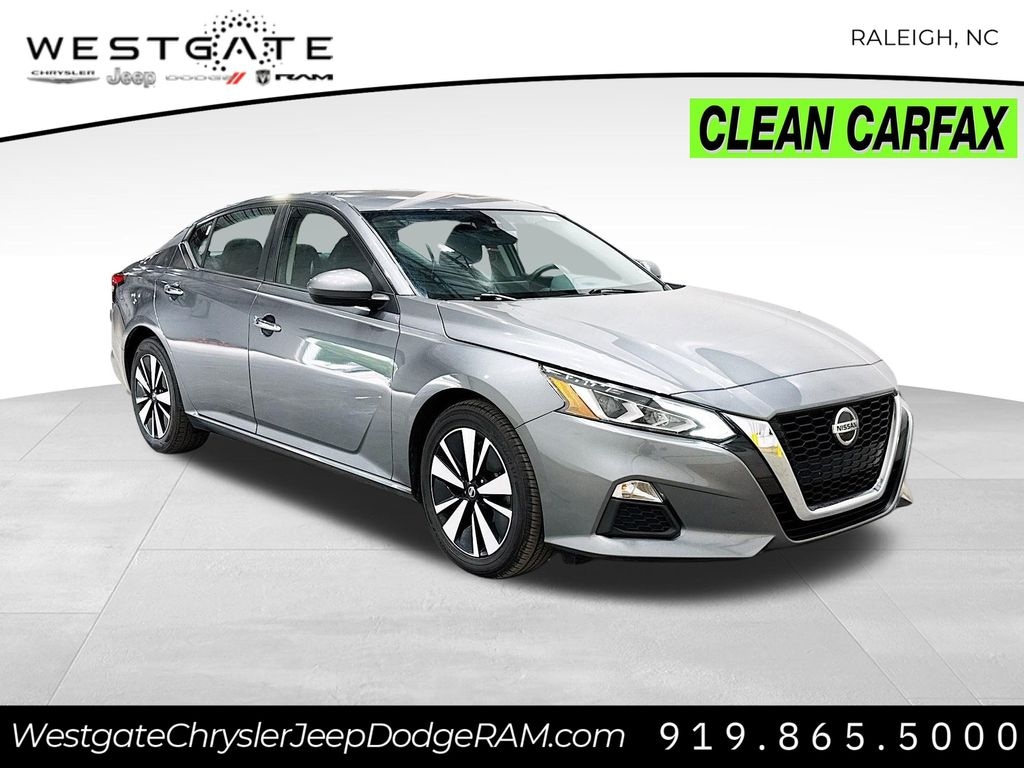 Used 2022 Nissan Altima 2.5 SV Sedan