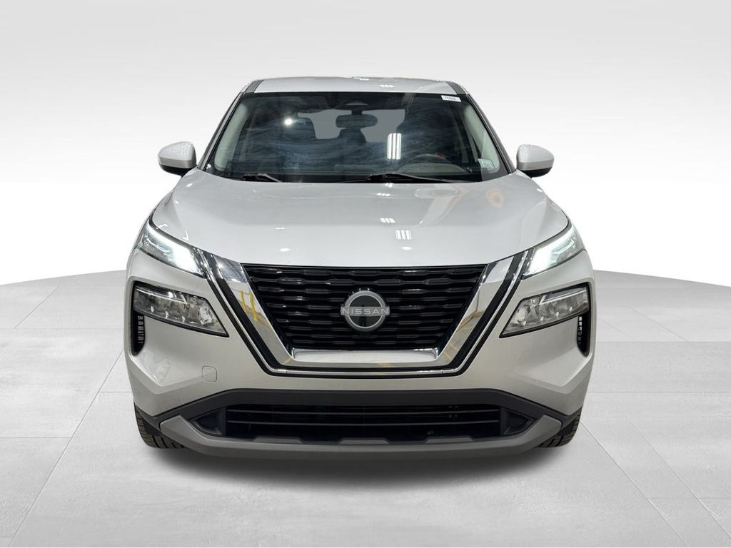 2023 Nissan Rogue SV photo 2