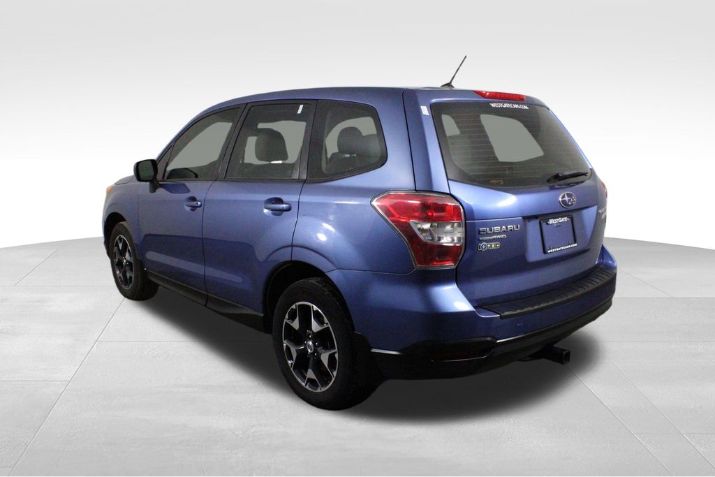 2015 Subaru Forester 2.5i photo 3