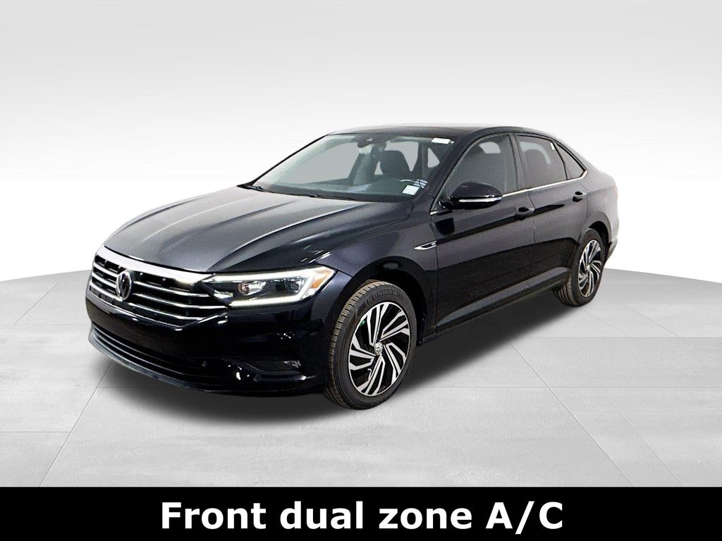 2021 Volkswagen Jetta SEL Premium photo 3