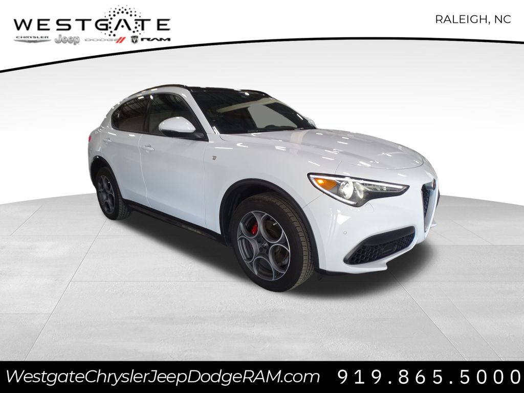 2022 Alfa Romeo Stelvio