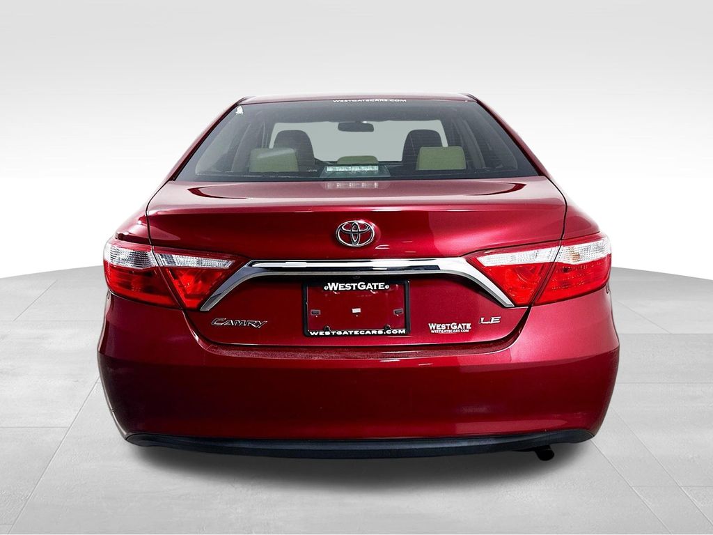 2017 Toyota Camry LE photo 2
