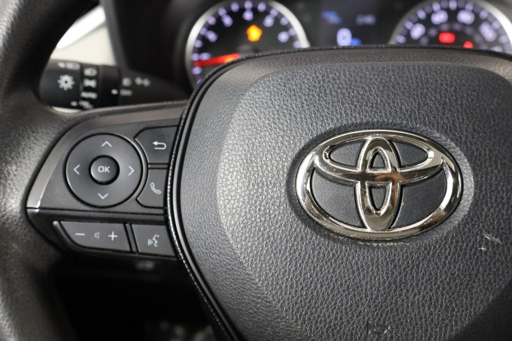 2021 Toyota RAV4 XLE - Photo 8