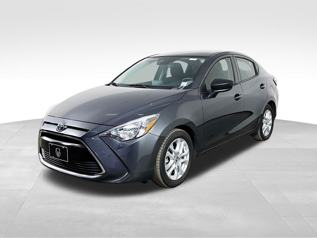 2017 Toyota Yaris iA Base photo 3
