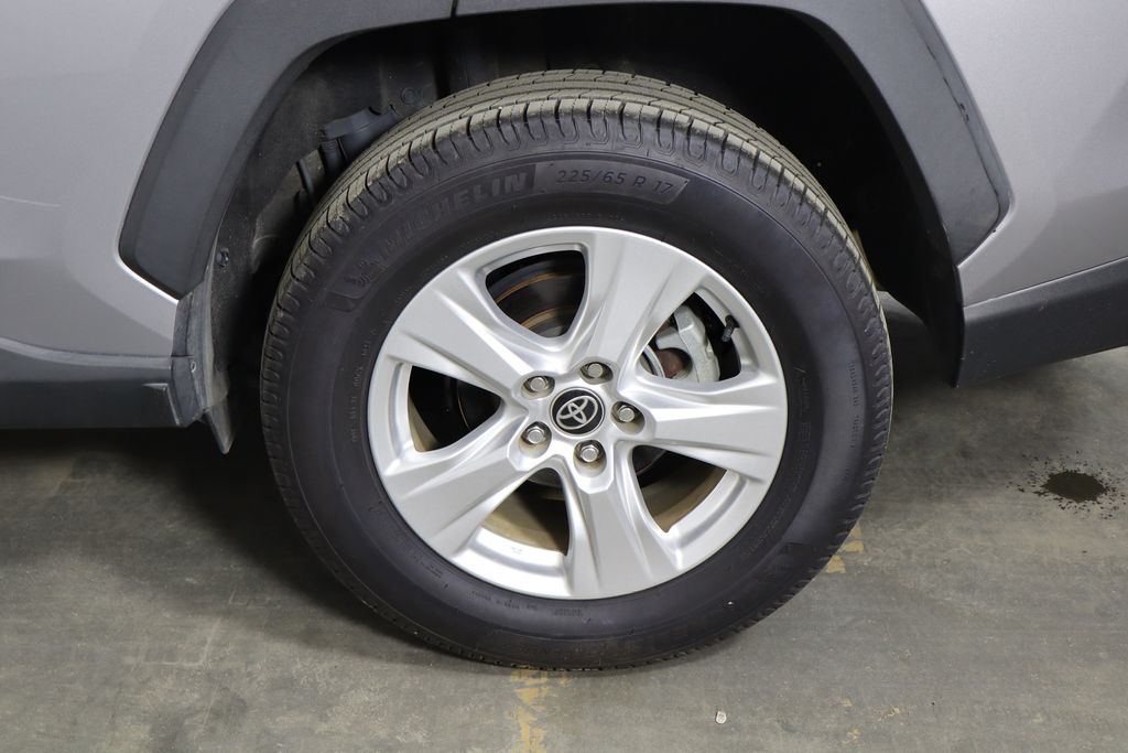 2021 Toyota RAV4 XLE - Photo 42