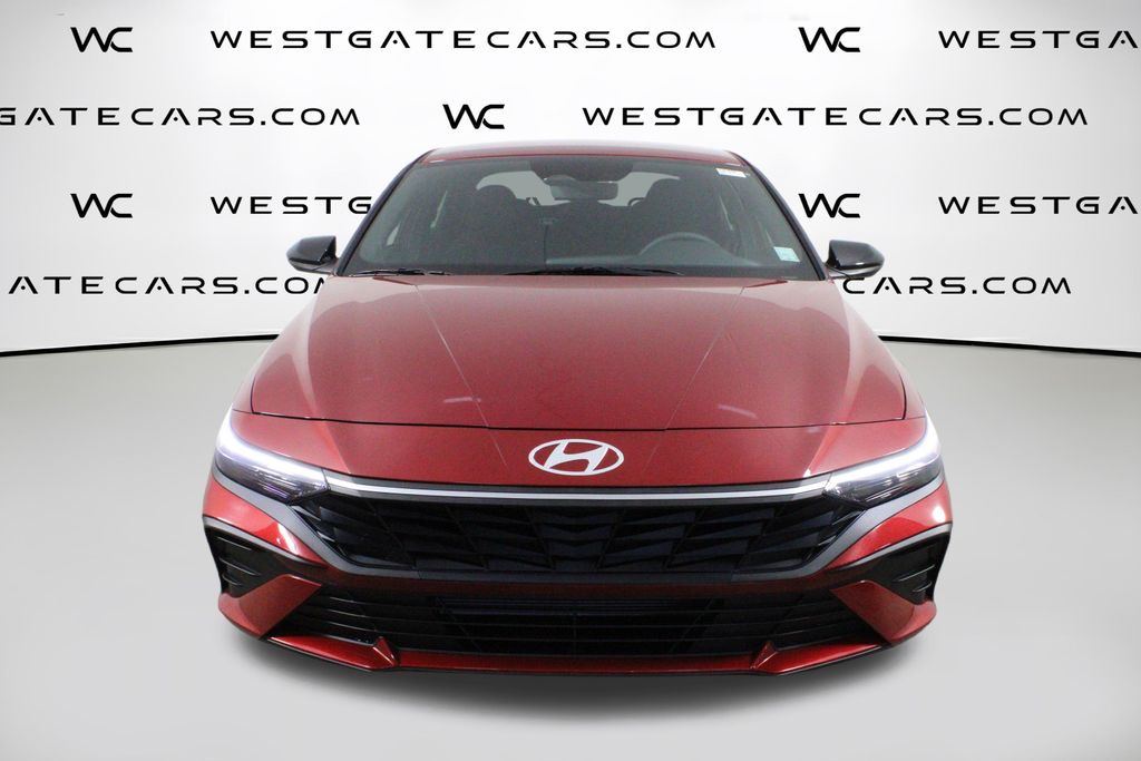 2025 Hyundai Elantra SEL Sport photo 2