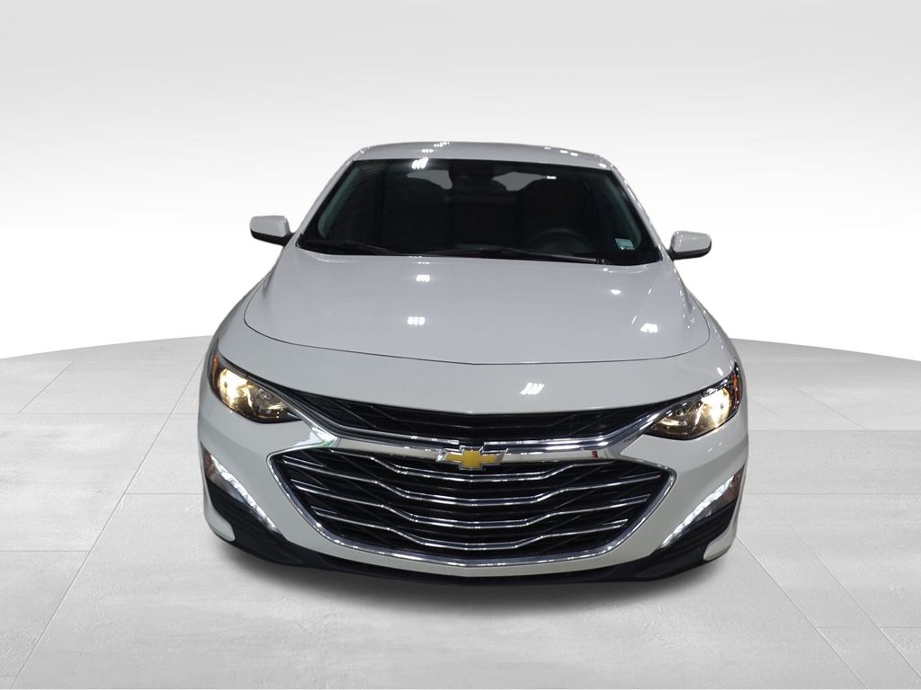 2023 Chevrolet Malibu 1LT photo 2