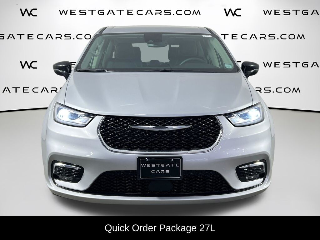 Used 2024 Chrysler Pacifica Touring L Van Passenger Van