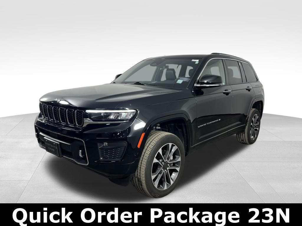 2023 Jeep Grand Cherokee Overland photo 3