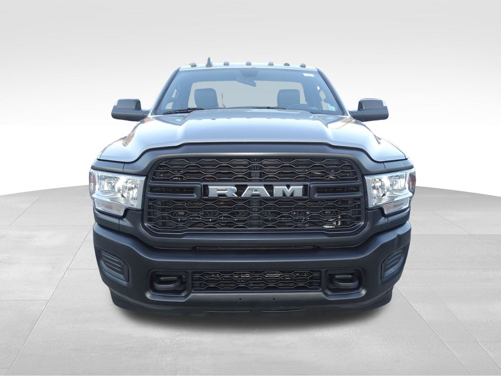 2022 Ram 3500 Tradesman photo 2