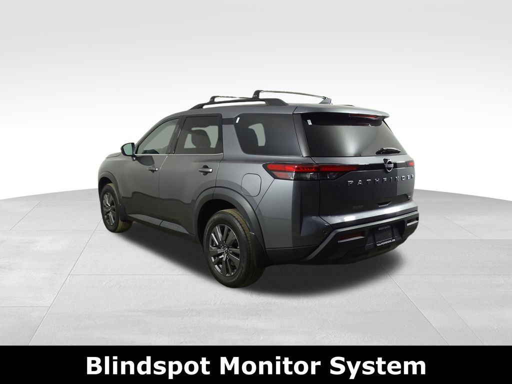 2024 Nissan Pathfinder SV photo 3