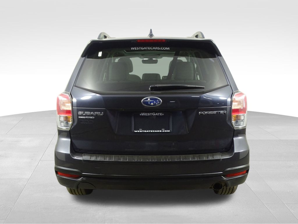 2017 Subaru Forester 2.5i Limited photo 4