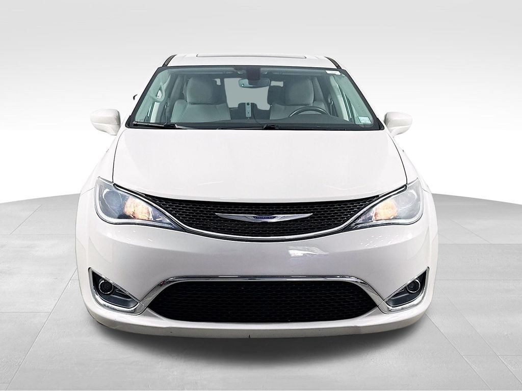 2020 Chrysler Pacifica Touring photo 2