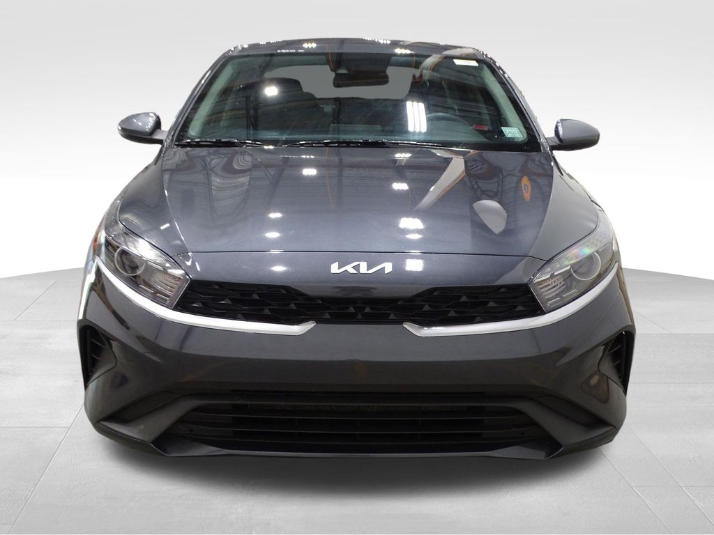 2024 Kia Forte LX photo 2