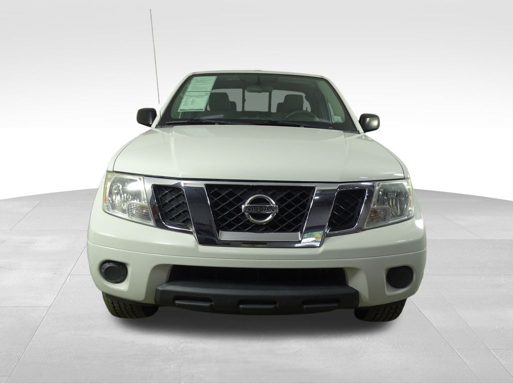 2018 Nissan Frontier SV photo 2