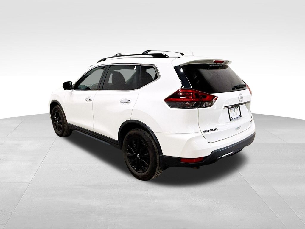 2018 Nissan Rogue SV photo 4
