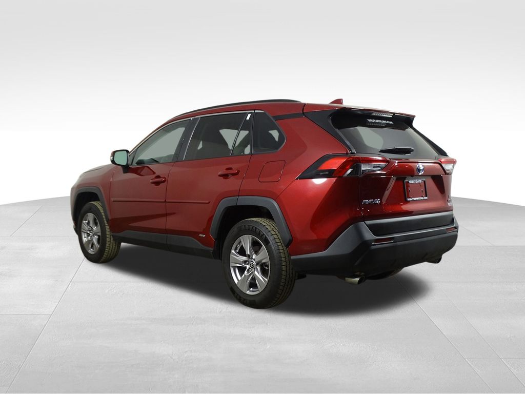 2022 Toyota RAV4 Hybrid LE photo 2