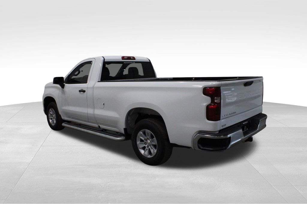 2024 Chevrolet Silverado 1500 photo 3
