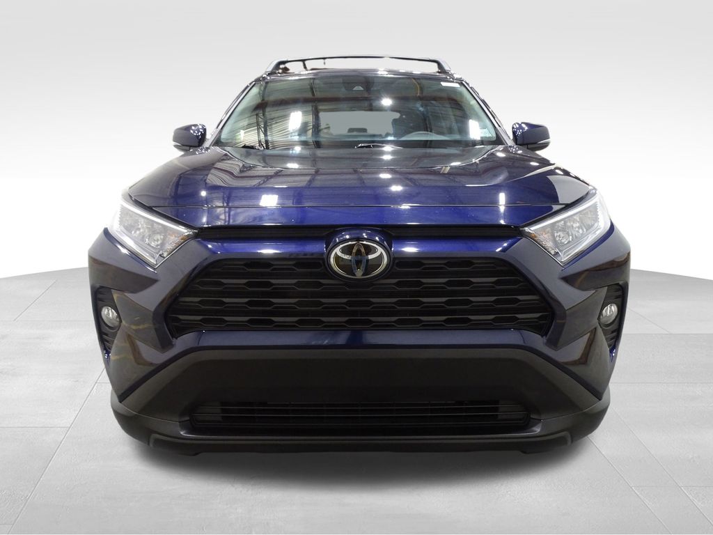 2021 Toyota RAV4 XLE photo 2