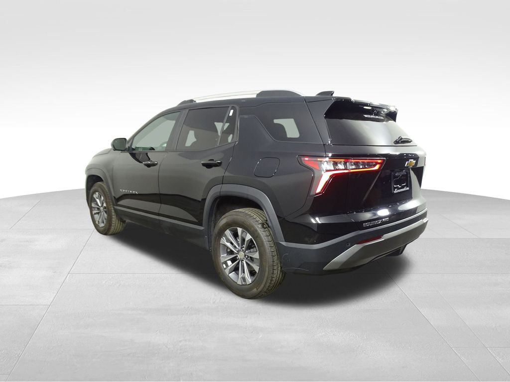 2025 Chevrolet Equinox LT photo 3