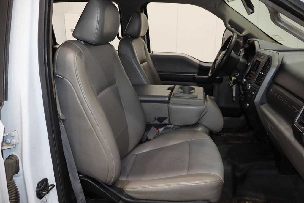 2018 Ford F-550 - Photo 11