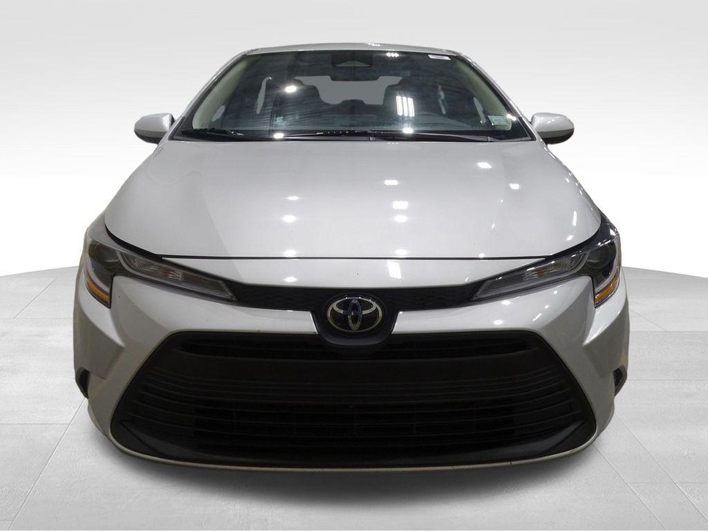 2023 Toyota Corolla LE photo 2
