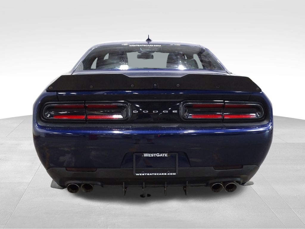 2016 Dodge Challenger R/T Plus photo 4