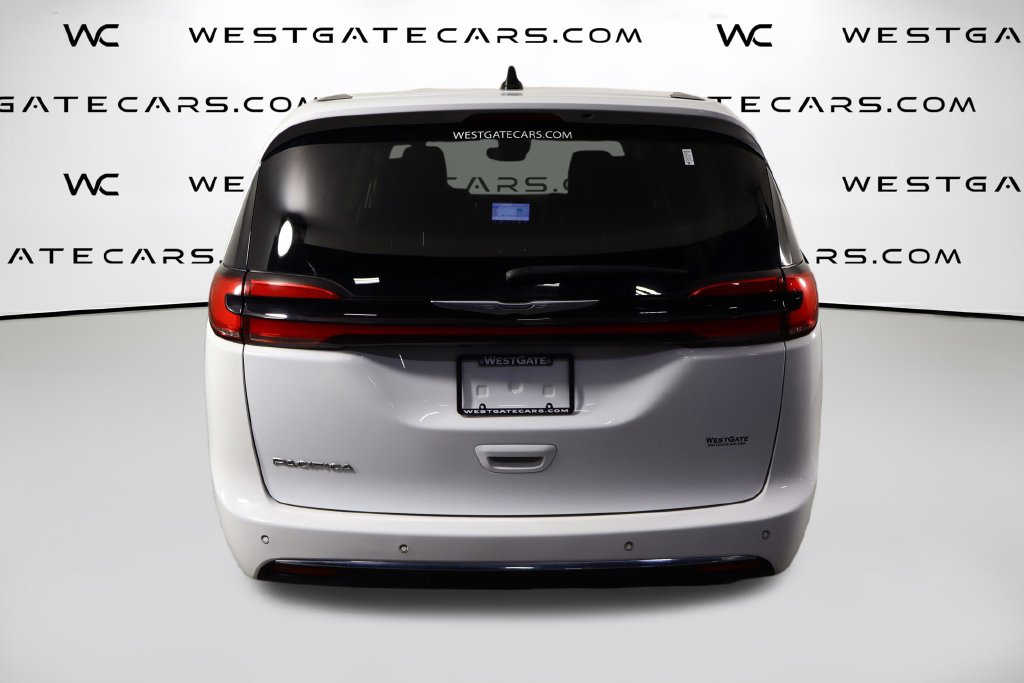 Used 2023 Chrysler Pacifica Touring L Van Passenger Van