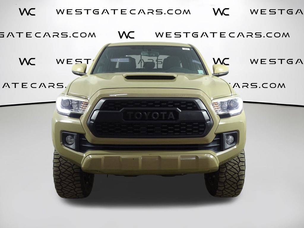 2017 Toyota Tacoma TRD Sport photo 2