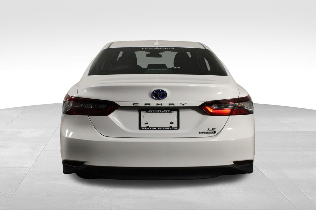 2022 Toyota Camry Hybrid LE photo 4