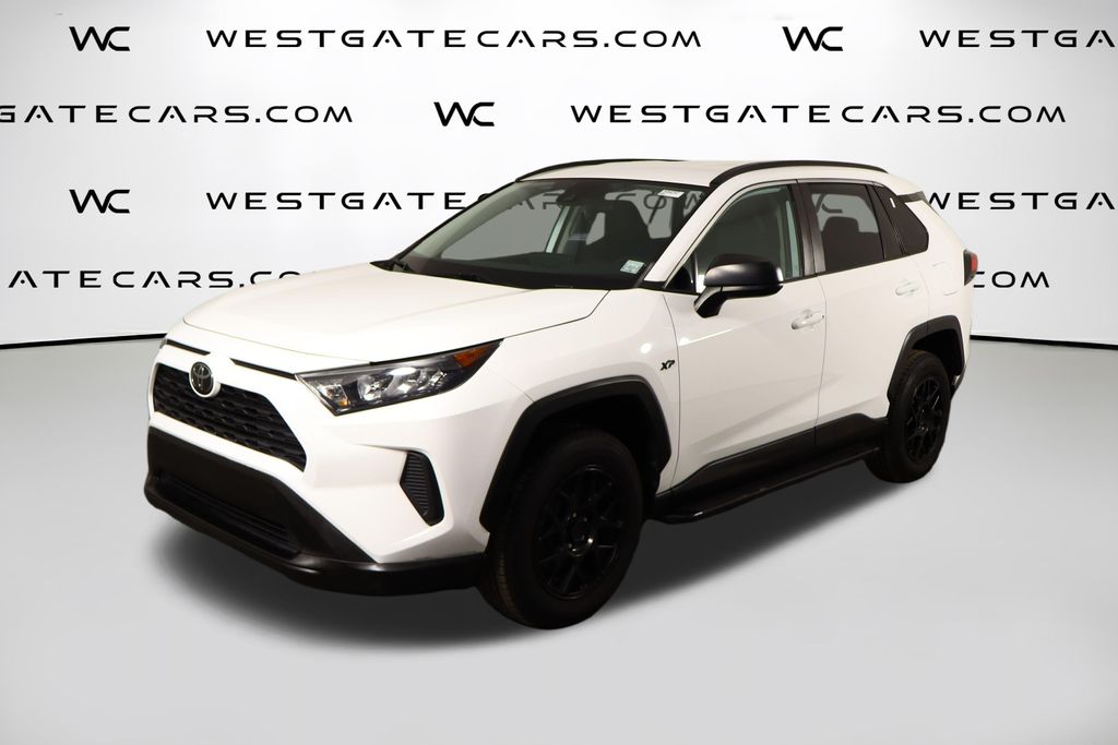 2021 Toyota RAV4 LE FWD's photo
