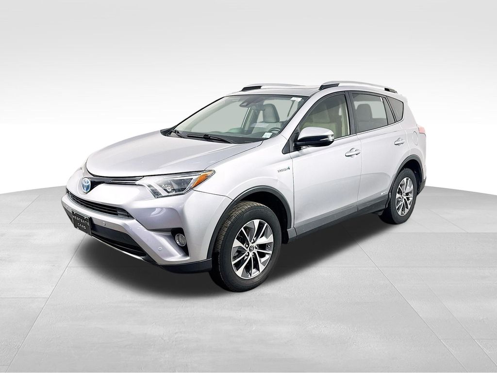 2017 Toyota RAV4 Hybrid XLE photo 3