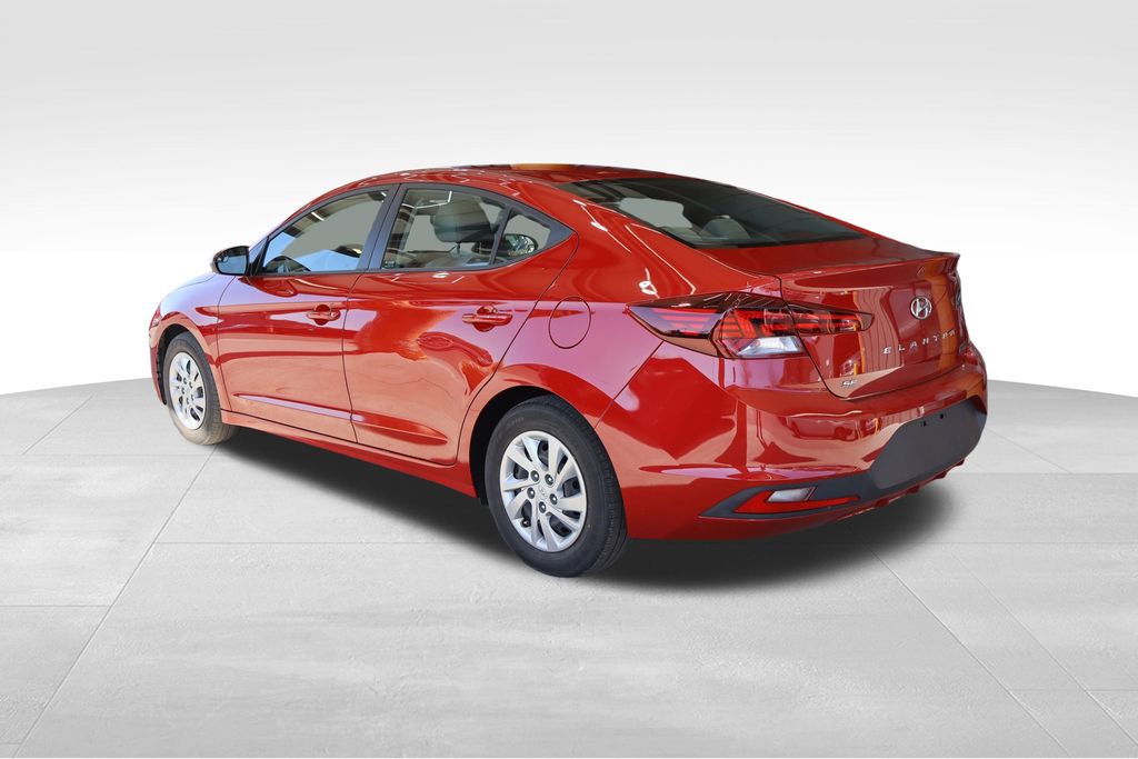 2020 Hyundai Elantra SE photo 3