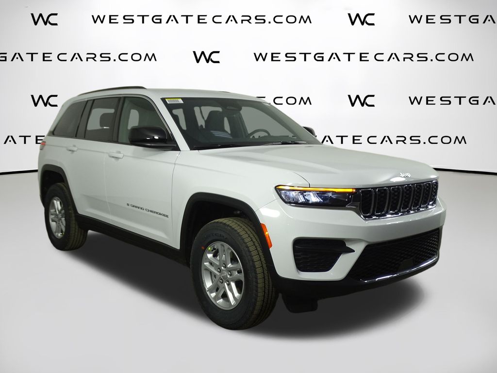 2025 Jeep Grand Cherokee Laredo's photo