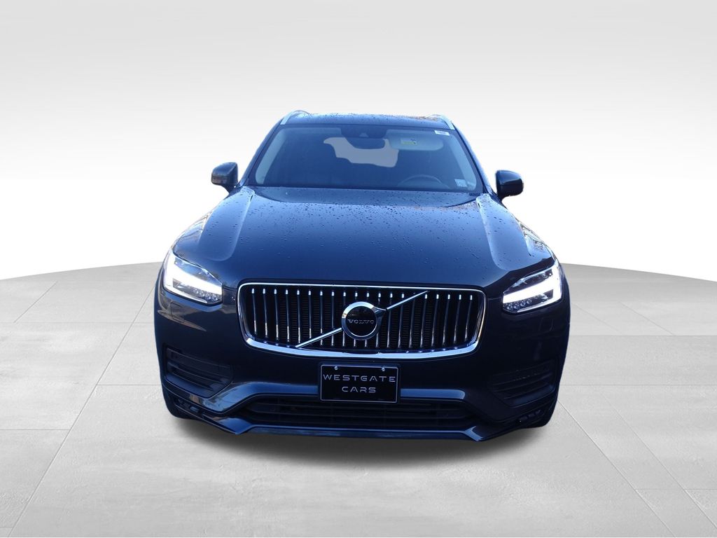 2022 Volvo XC90 T6 Momentum photo 2