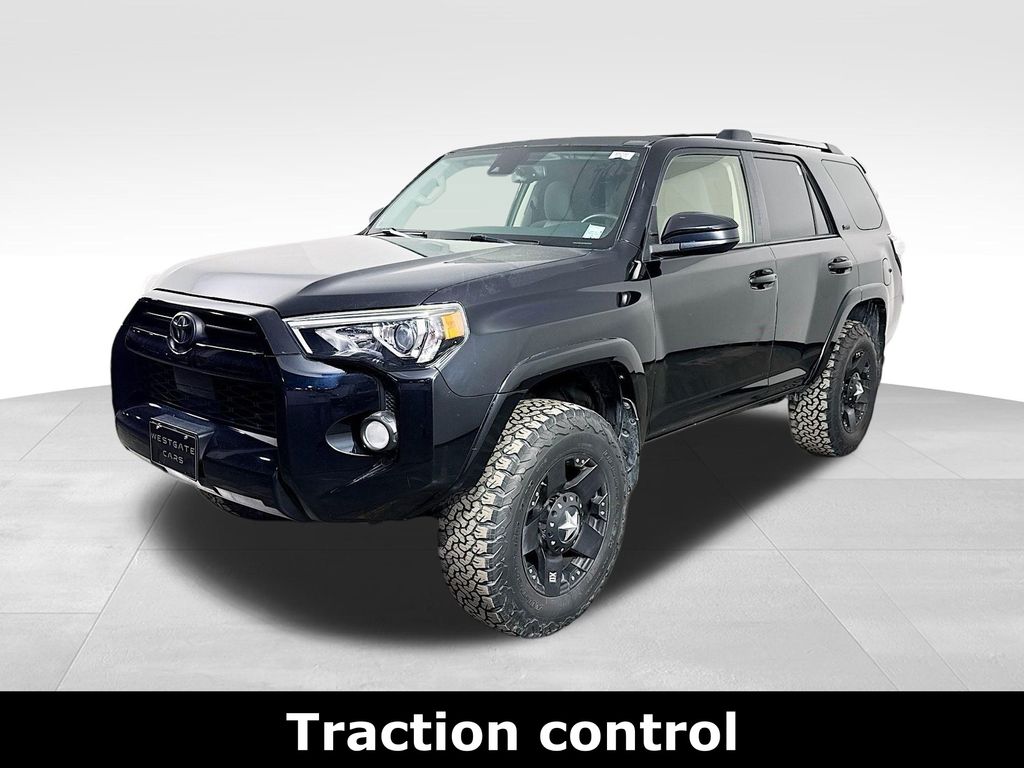 2020 Toyota 4Runner SR5 photo 3